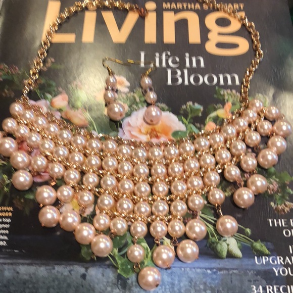 Stunning pearl necklace,bracelet,earring set - Picture 2 of 4